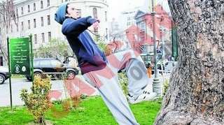 "Oamenii-paianjen" au asaltat Capitala