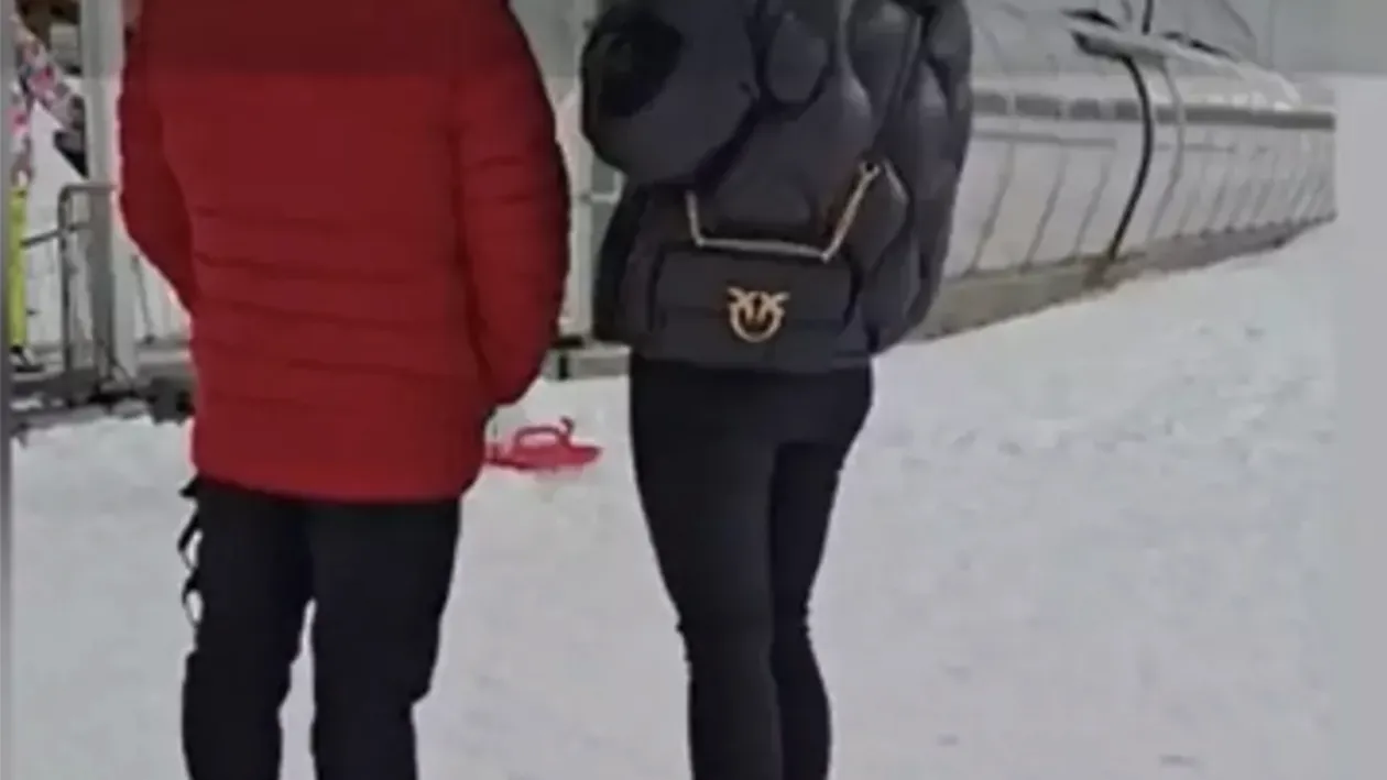 Nu e banc! Cum s-a încălțat o tânără pe pârtia din Predeal. Imaginea s-a viralizat rapid!