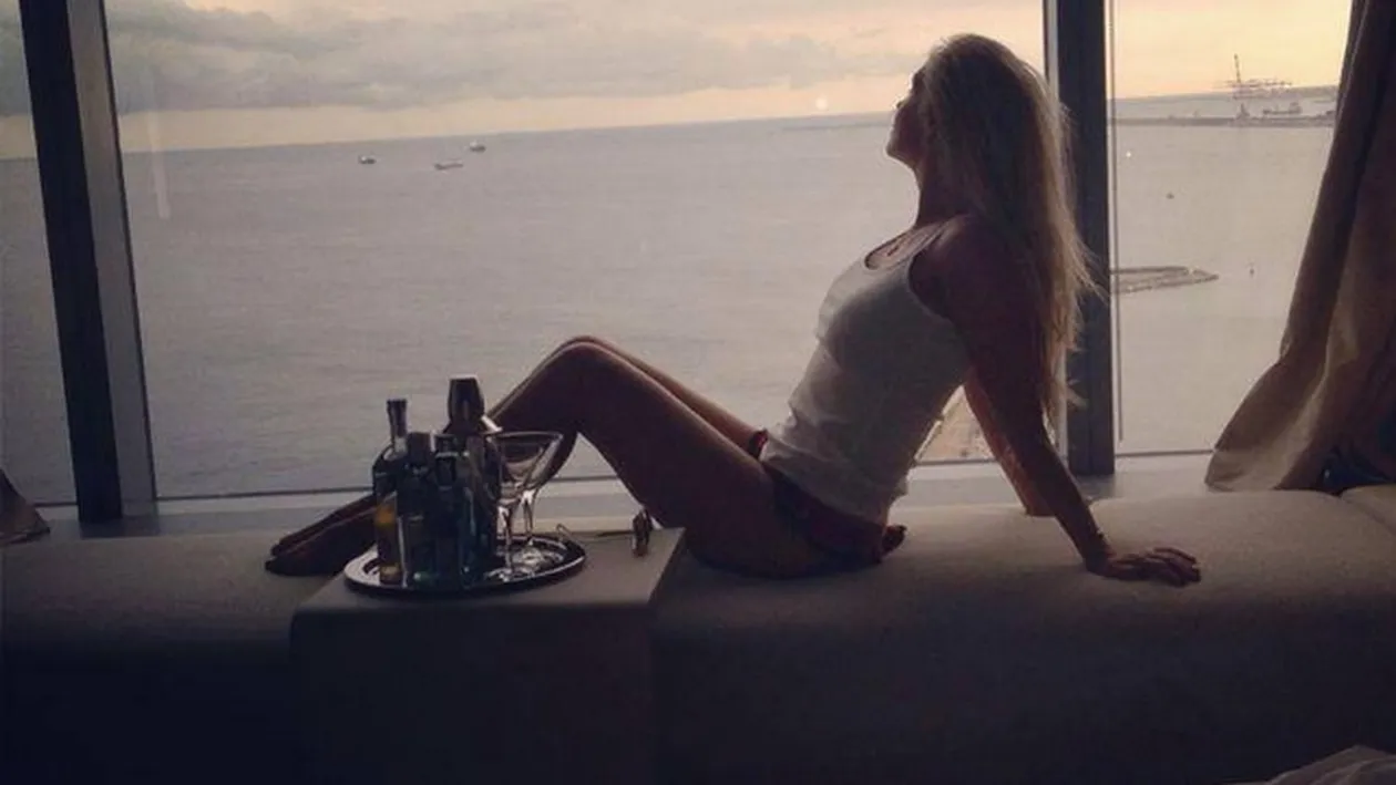 Vica Blochina s-a pozat FARA CHILOTI? Fanii au ramas cu gura cascata cand au vazut-o: Cu sau fara?