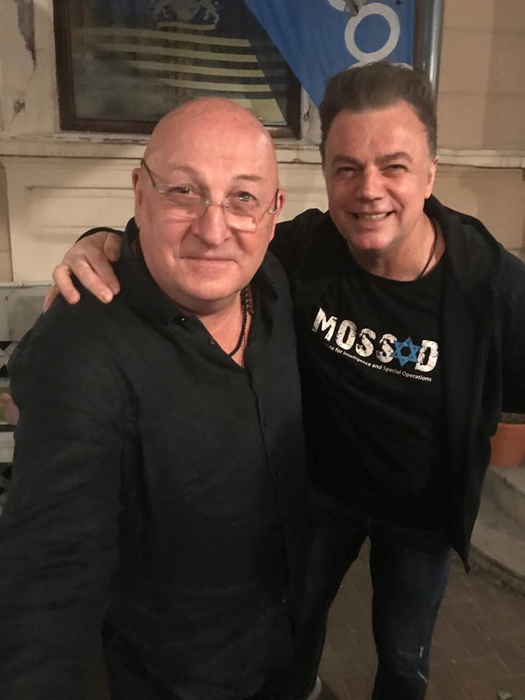 Adrian Enache și Constantin Cotimanis, petrecere la terasă după festival