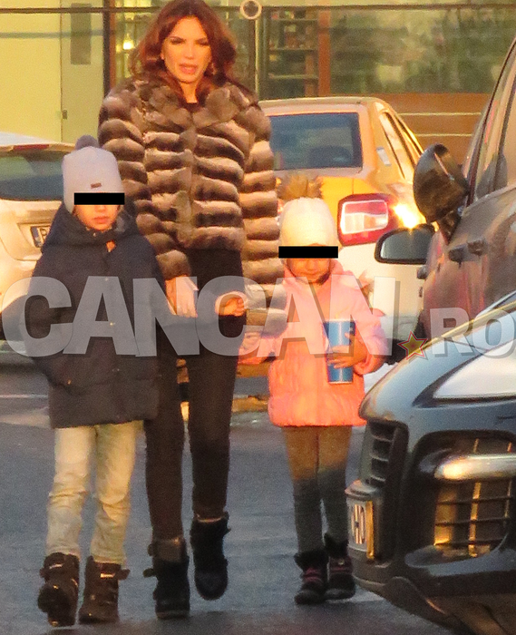 Cristina Spătar şi-a scos copiii la film! Cum au fost surprinşi cei trei