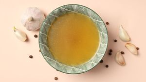 Când trebuie să pui gelatina și usturoiul în piftia pentru Revelion, de fapt. Doar așa iese ca la carte