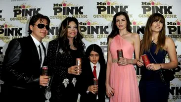 Monica Gabor i-a transmis din America un mesaj emotionant Irinucai! Vezi cum se plange ca fetita nu a fost cu ea langa copiii lui Michael Jackson!