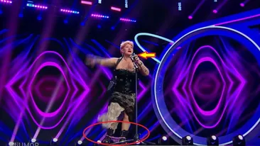 Scene halucinante la iUmor! Violeta Niculae a renunțat la lenjerie, și-a introdus o trompetă în zona intimă și a cântat. Jurații au fost uimiți: “Nu există așa ceva pe Pământ!”