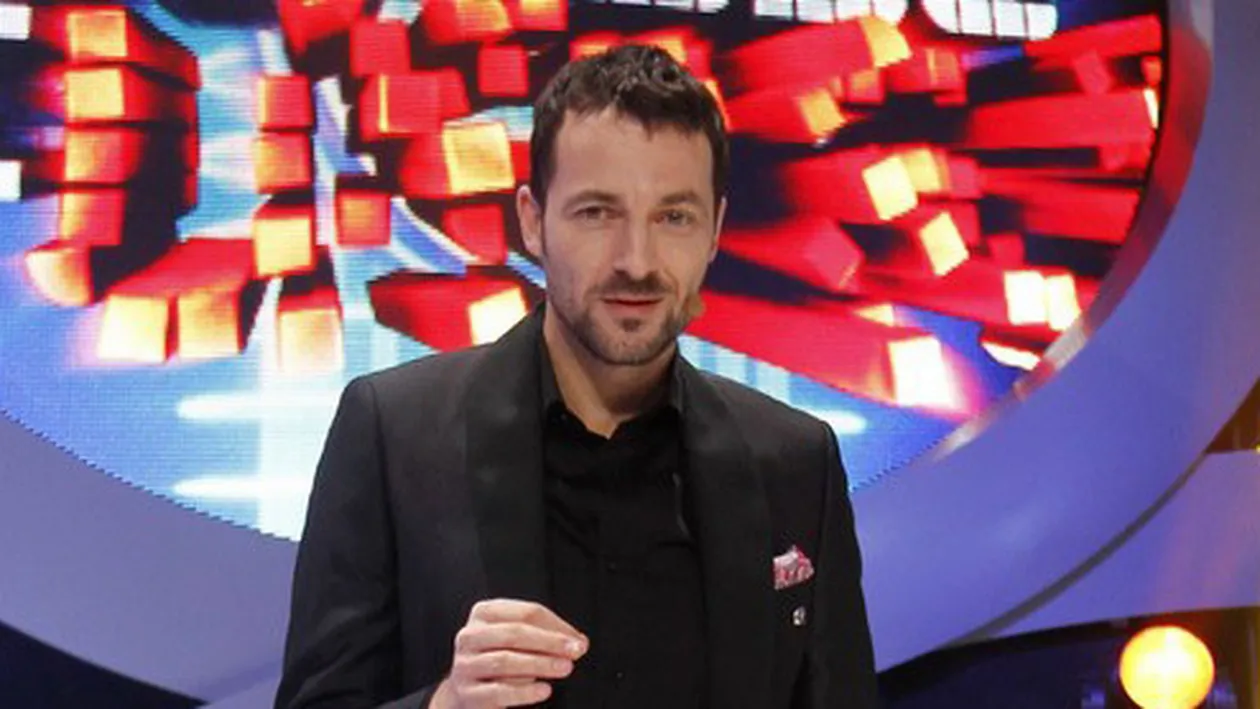 Nu credeai că o să o vezi şi pe-asta! Mişcarea #rezist a ajuns şi la Antena 1! Cine a avut curajul să se afişeze aşa