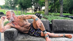 Cu ce bombă sexy a apărut la plajă Gianluca Vacchi după despărţirea de Giorgia!  