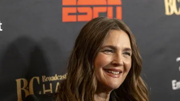 Cum arată Drew Barrymore la 50 de ani. Actrița a postat imagini cu ea nemachiată pe rețelele sociale