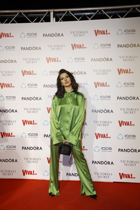 Lidia Buble: "Cumva oamenii căutau un nod în papură. Și după aia am zis «Băi, dar mie de mică mi-au plăcut oamenii cu nasul mare!»" / (Foto: CANCAN.RO)