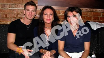 Jacqueline Bisset, din ce in ce mai des in Romania ca sa-si vada iubitul. Au dat-o pe fata! Merg la concerte impreuna