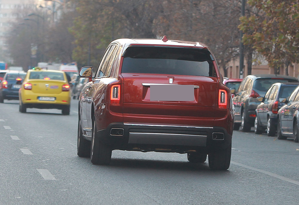 "Fratele" lui Klaus Iohannis a apărut cu primul Rolls SUV de 550.000 €