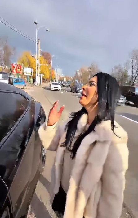 Reacția lui Pescobar, după ce Andreea Tonciu l-a dat jos de la volan. Foto: Instagram / Andreea Tonciu