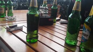 Ce pățești dacă bei bere în fiecare zi. Cele 5 consecințe crunte pentru sănătate și pentru aspectul tău fizic