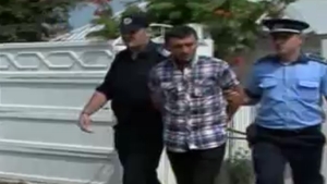 Prima reactie a tatalui unuia dintre cei 7 violatori dupa ce a aflat pedeapsa fiului: “Fata aia …”