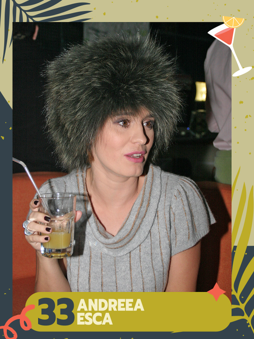 TOP 50 de vedete care ridică paharul în cinstea voastră, în costume de baie! Anna Lesko, Gina Pistol, Delia, Daniela Crudu… Cu cine ciocniți?