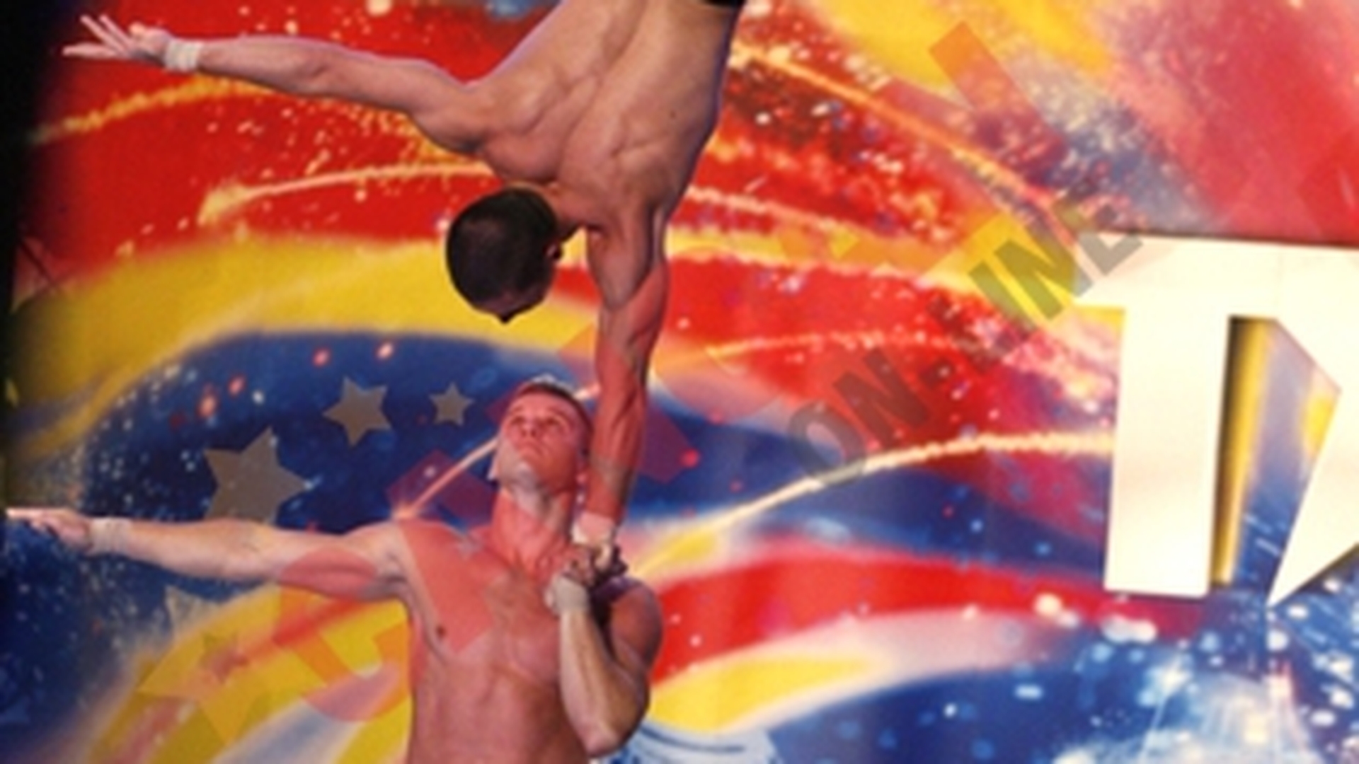 Cei doi acrobati de la "Romanii au talent", de nedespartit! "Maini in maini" de 21 de ani!