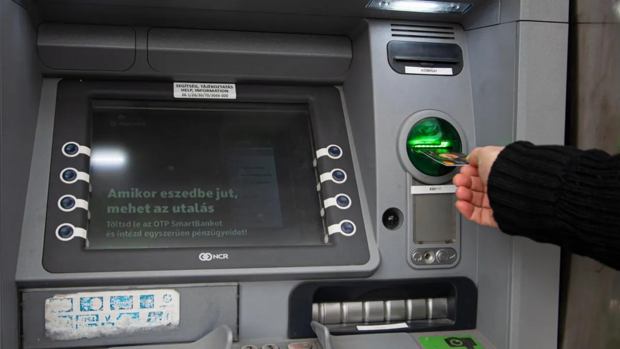 Dispariția acestei bănci din România e sigură! Portofoliul de clienți ajunge la cea mai puternică unitate bancară din țară