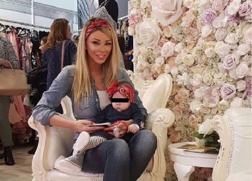 Bianca şi-a îmbrăcat micuţa în Crăciuniţă! Cum arată fetiţa vedetei