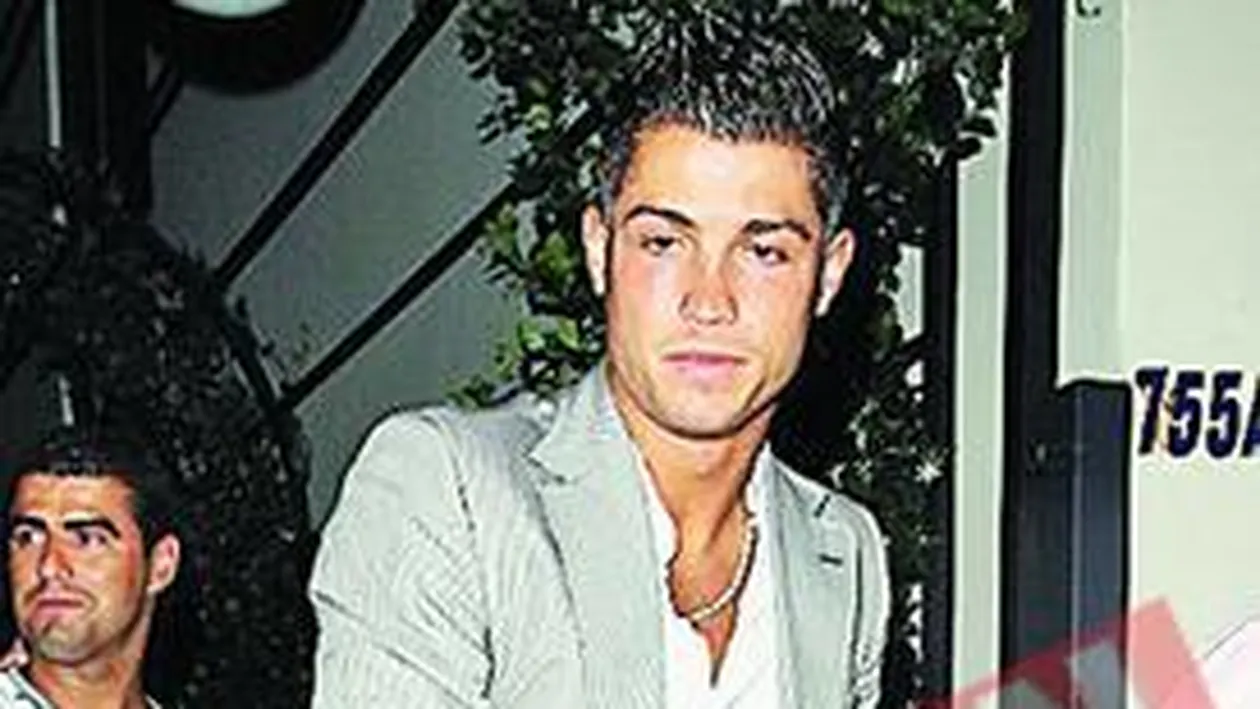 Sneijder ii da cu usa-n cap lui Cristiano Ronaldo