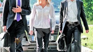 Irina Truica si-a vizitat fetitele cu jandarmii, asa cum a facut si Monica Gabor!