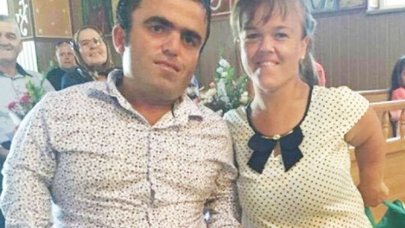 Soţia Piticului Colorado s-a întors la circ! Mădălina zâmbeşte din nou după ce şi-a pierdut soţul