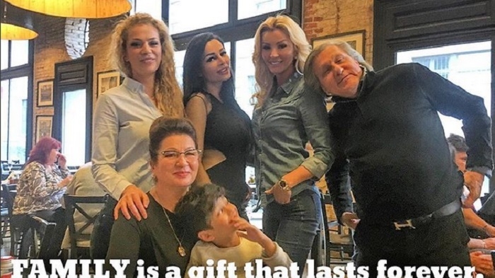 Brigitte Sfăt s-a dat de gol că divorţează de Ilie Năstase! Gesturile au fost făcute în văzul lumii chiar de ziua ei: "Orice sfârşit poate fi un nou început"