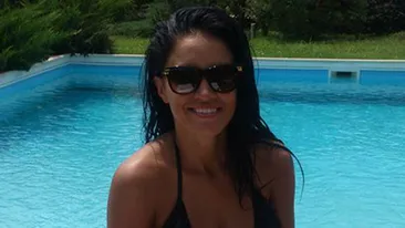 Adelina Pestritu, aproape dezbracata si uda din cap pana-n picioare! Imaginea care o sa-l faca pe Varciu sa regrete divortul