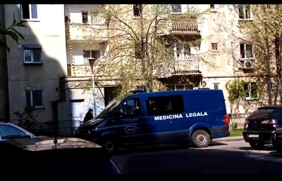 Sinucidere în Capitală. Un bătrân s-a aruncat de la etajul 8 al unui bloc
