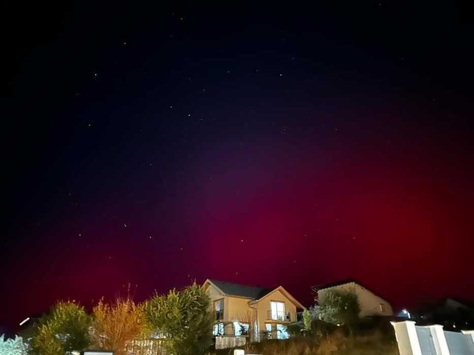 Furtuna geomagnetică de nivel G3 din România a făcut posibil fenomenul rar întâlnit pe teritoriul țării noastre
