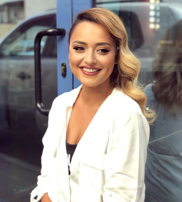 Îți mai aduci aminte de Simina Costea, fosta soție a lui What’s Up? În ce țară s-a mutat după divorțul de artist și cum arată acum