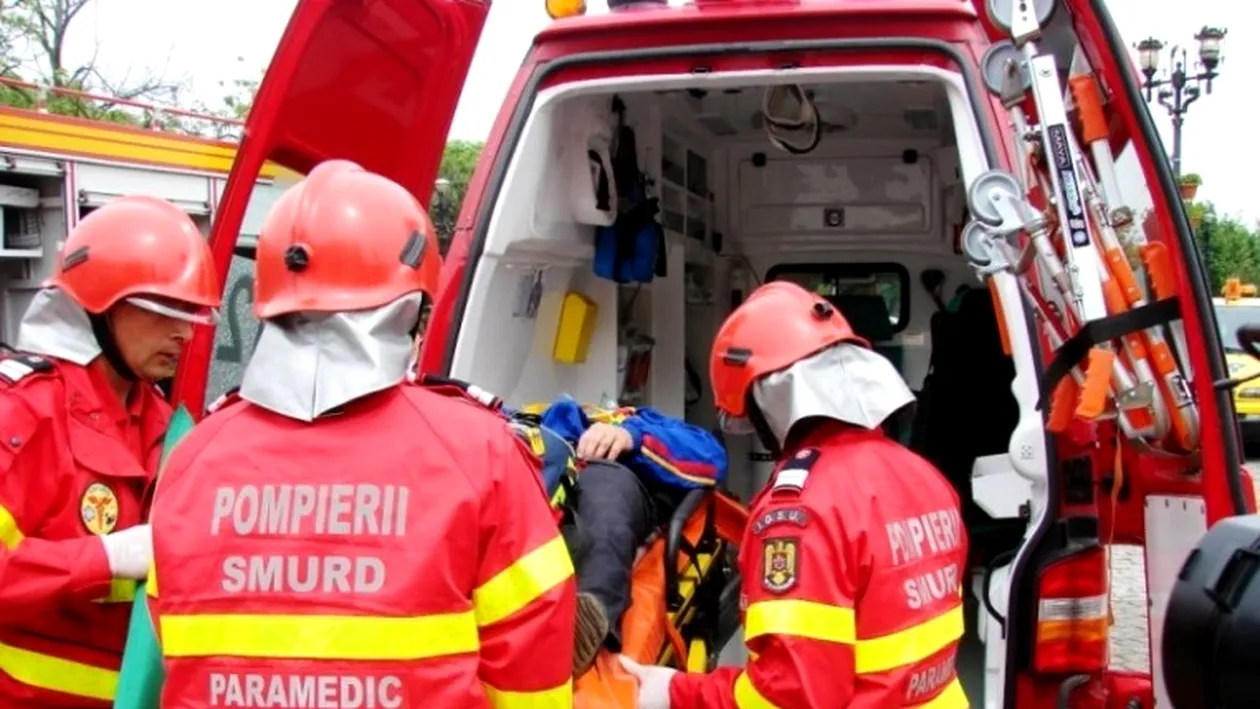 Un mort și șapte răniți în urma unui accident în județul Mureș! În impact, o mașină a luat foc
