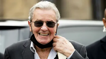 Copiii lui Alain Delon se confruntă în instanță pentru averea tatălui lor. Fiul cel mic al legendarului actor solicită anularea testamentului