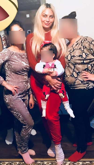 Cristina a dat petrecere mare pentru a sărbători divorţul de Nicolae Guţă! Nu s-a uitat la bani şi a cumpărat zeci de cadouri pentru familia ei