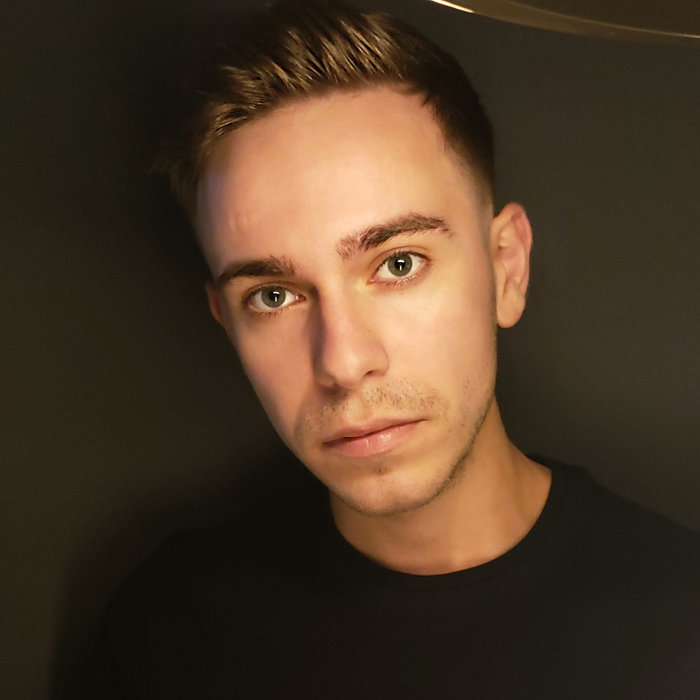 Ce mult s-a schimbat viața lui Narcis Ianău după participarea la Românii au Talent: “Am fost hărțuit doar pentru că eram diferit”. Artistul își dorea să devină preot