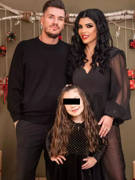 Andreea Tonciu alături de Daniel Niculescu și Rebecca/ sursă foto: Instagram