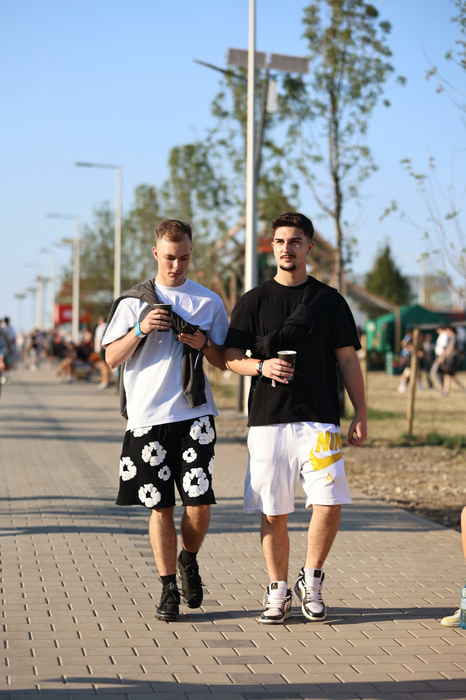 Ce ținute se poartă la Beach, Please! CANCAN.RO a făcut radiografia evenimentului de la Costinești din și dincolo de scenă! Ce ținute se poartă la Beach, Please!
