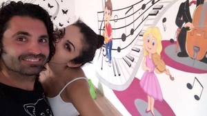 Pepe îşi face o grădiniţă în casa în care a copilărit soţia sa, Raluca