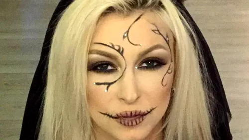 Andreea Bălan a ales să apară pentru prima dată în public....de Haloween! Ce rochie a îmbrăcat artista!