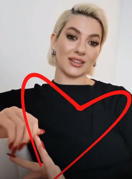 Lidia Buble, declarație acidă după ce a fost întrebată de un fan cum se simte că părinții ei sunt pocăiți, iar ea nu: “Crezi că ești în măsură să mă judeci?”