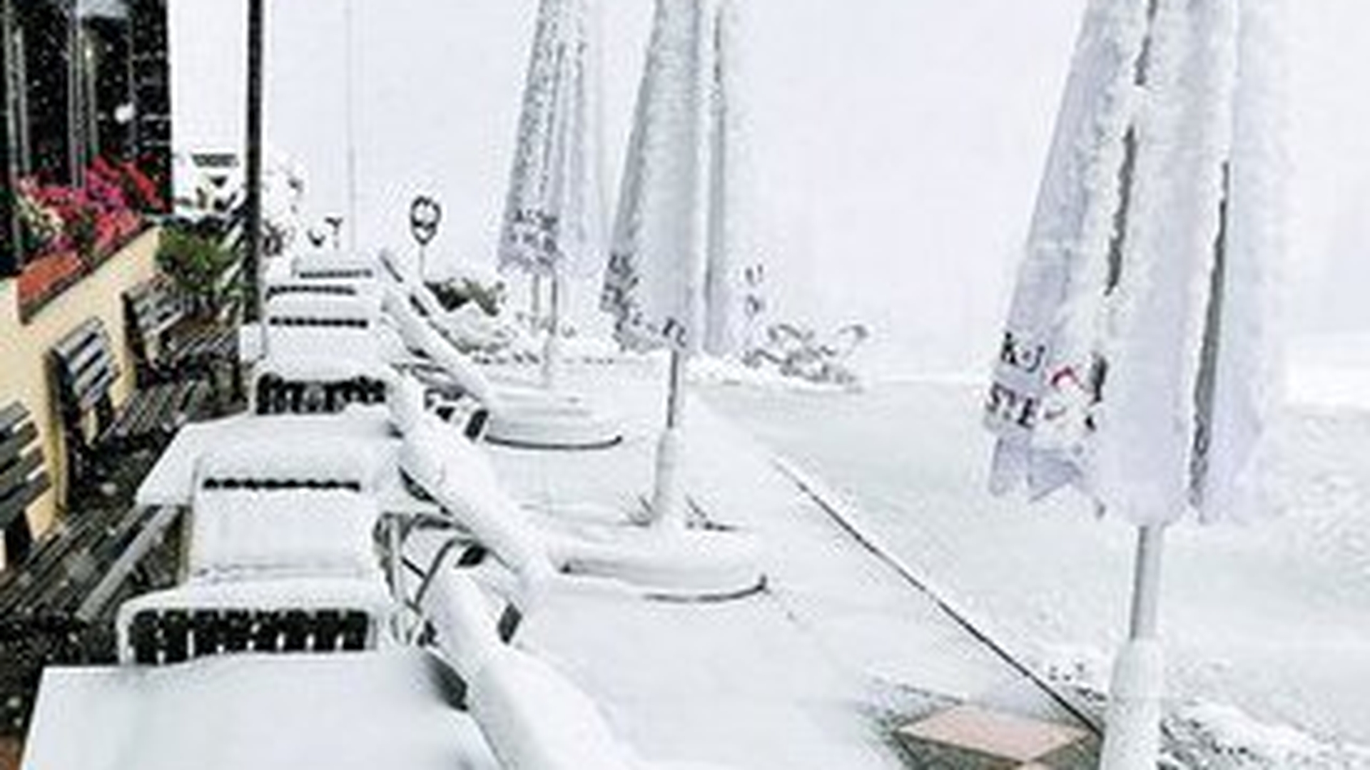 Vremea a luat-o razna in Austria! Troiene in septembrie