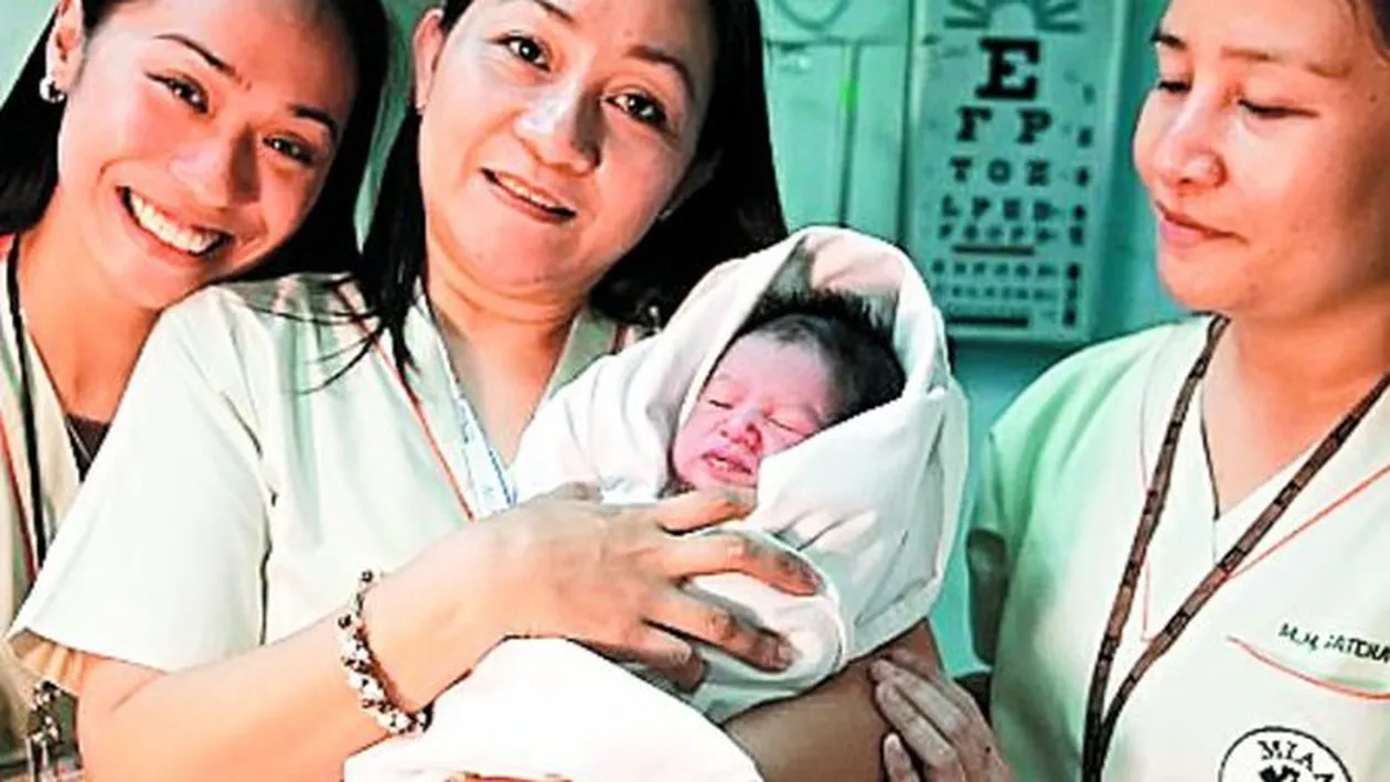 Si-a abandonat bebelusul in toaleta avionului