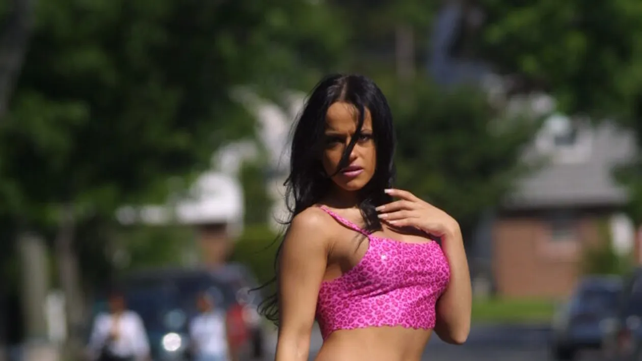 Cum arăta Anda Adam acum 23 de ani: pantera roz care a speriat moda și showbizul