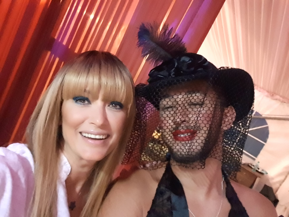 Anca Țurcașiu, de nerecunoscut, după schimabarea de look. Cum arată blondă și cu breton: „Asta da reinventare”