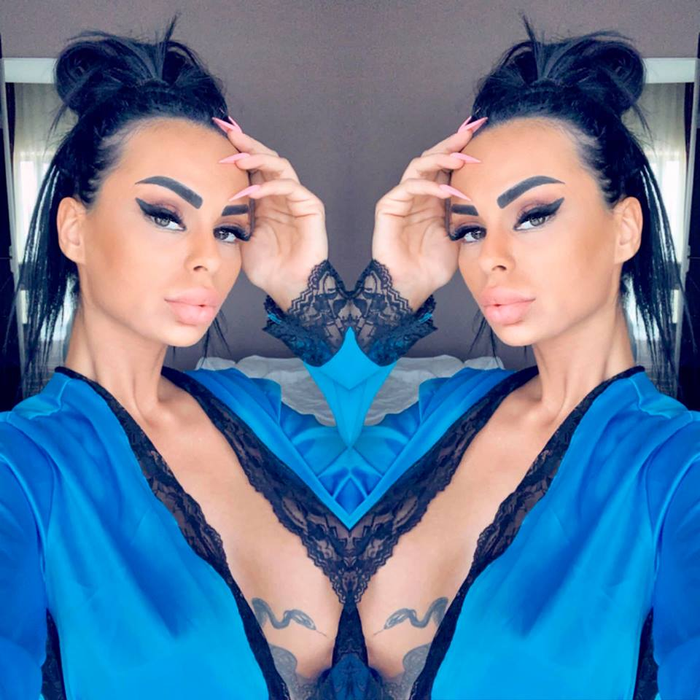 Renata, fosta iubită a lui Leo de la Strehaia, și-a pus fanii pe jar. Bruneta și-a arătat tatuajul de pe sâni