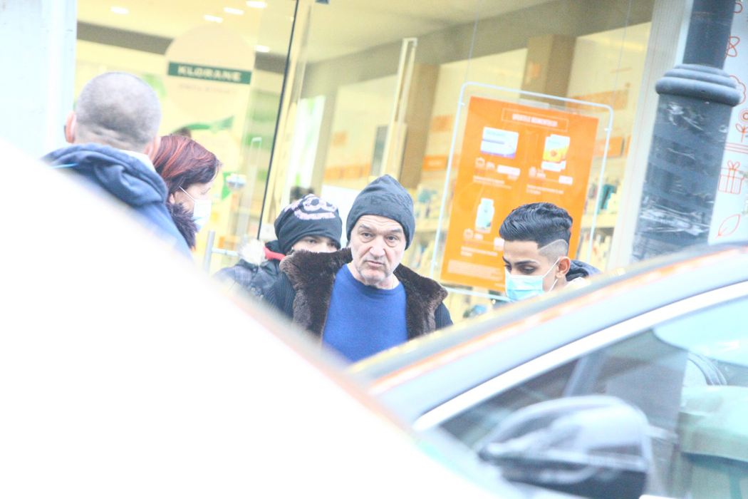 Gigi Becali a mobilizat parcagiii din zonă