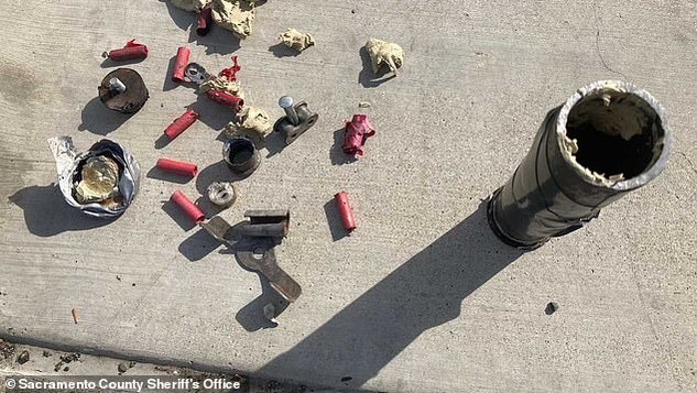 Alertă la o școală din SUA! Autoritățile au găsit o bombă artizanală și un pistol încărcat