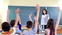 Profesorii nu mai au voie să facă meditații cu elevii de la clasă. Cum vor fi verificați aceștia