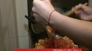Uite-o pe Sonia Trifan cum face ciorba!