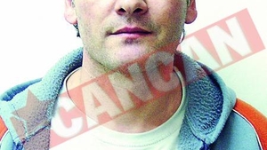 Peste 500 de politisti pe urmele pedofilului Frunzila