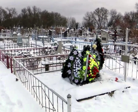 REVOLTĂTOR! O mamă și-a închis copiii de un an și doi ani în casă timp de nouă zile, apoi a plecat în vacanță cu iubitul. Dramatic ce a găsit când s-a întors