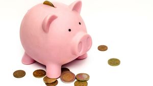 Top 5 metode prin care să economisești bani. Sfaturi prin care să nu mai aștepți salariul